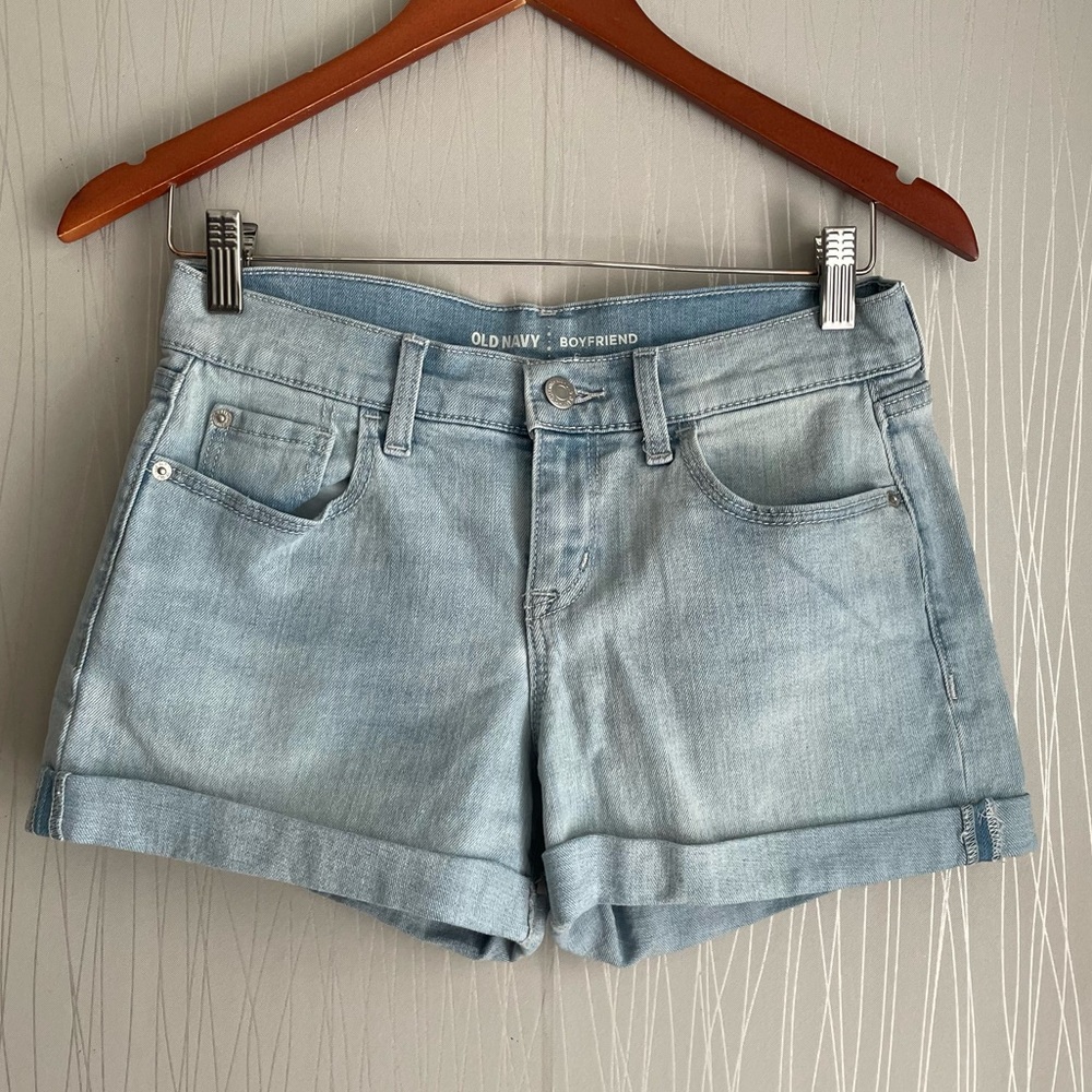 Old Navy Light Wash Denim Boyfriend Jean Shorts